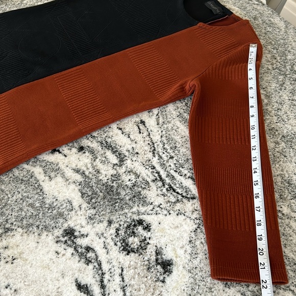 La Madona size L, Black with rustic orange, 3/4 sleeved, ribbed sweatshirt - Picture 10 of 10